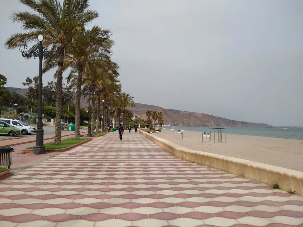 Roquetas de Mar arranca el 2026 como el epicentro del ocio y la cultura en el Poniente Almeriense.